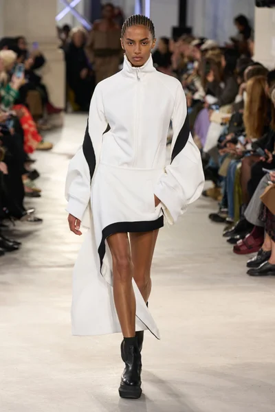 Look 9